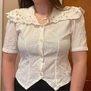 Vintage White Lace Collar Women's Top